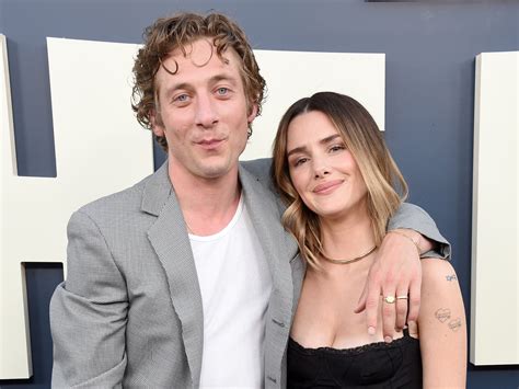 Jeremy Allen White And Addison Timlin Dealt With。